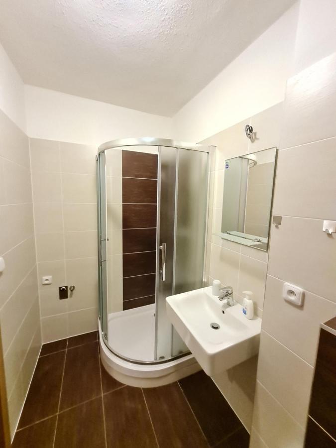 Apartman Na Kraji Lesa Všemina Kültér fotó