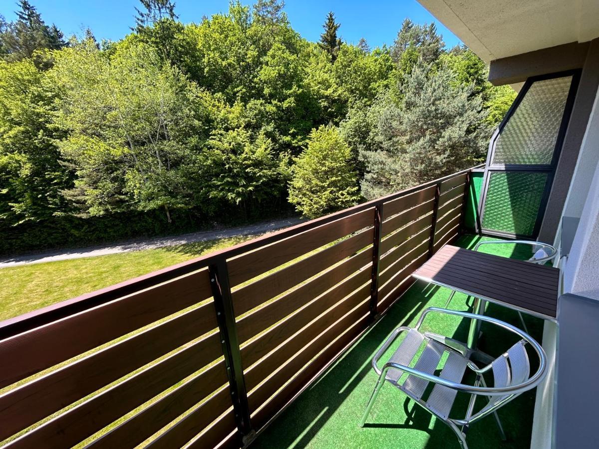 Apartman Na Kraji Lesa Všemina Kültér fotó